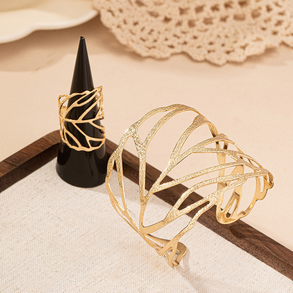 Classy Hollowed-out Leaves Ring Bracelet piece