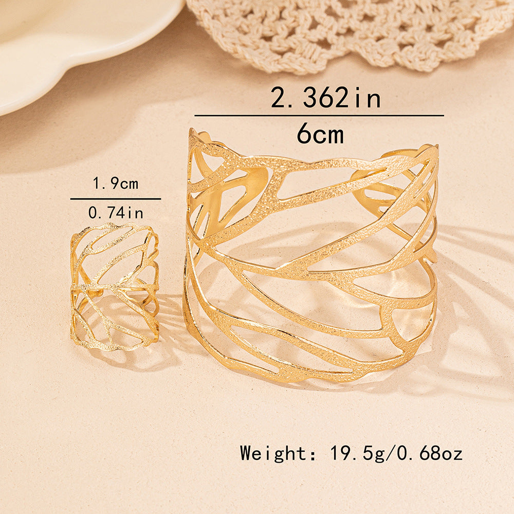 Classy Hollowed-out Leaves Ring Bracelet piece